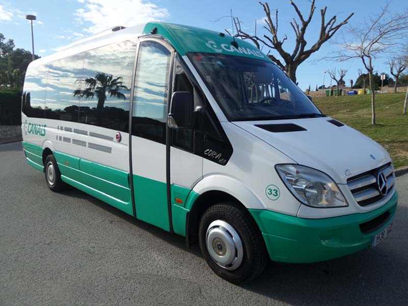 Minibus Mercedes: confort pour les petits groupes.